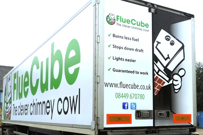 Fluecube Full Wrap with Traxx Frame & lacquered banners
